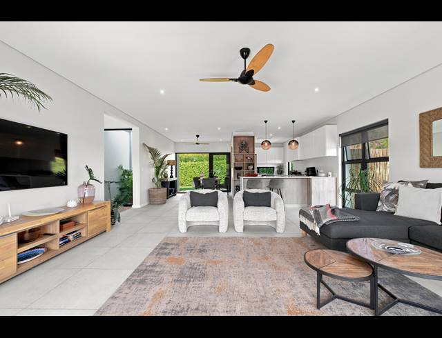 3 BEDROOM TOWNHOUSE FOR SALE IN PALM LAKES ESTATE